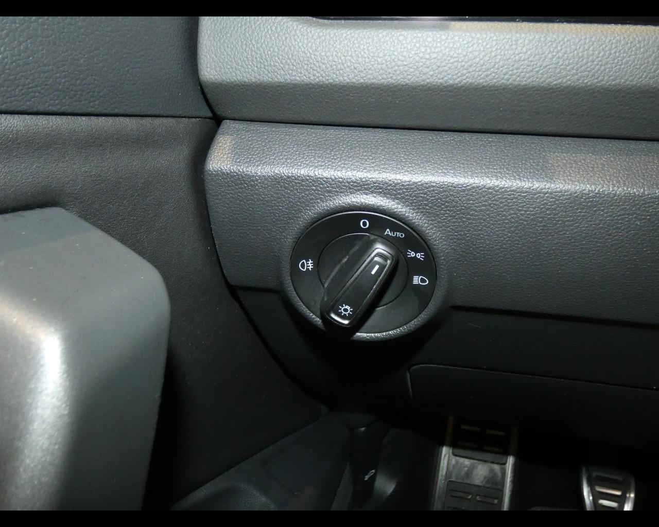 VOLKSWAGEN T-Roc 1ª serie - T-Roc 2.0 TDI SCR R-Line