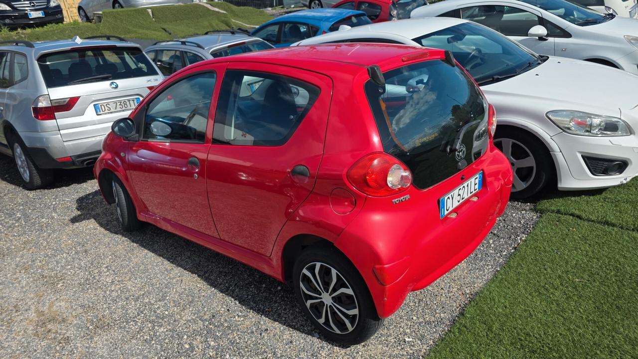 Toyota aygo 1.0 benzina neopatentati
