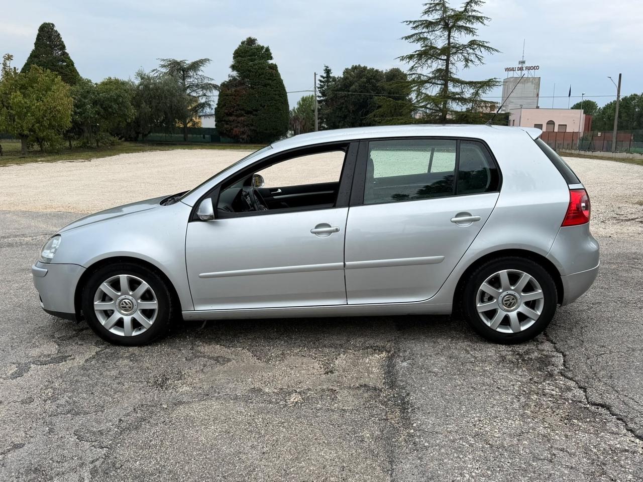Volkswagen Golf 2.0 TDi Sportline UNIPROPR