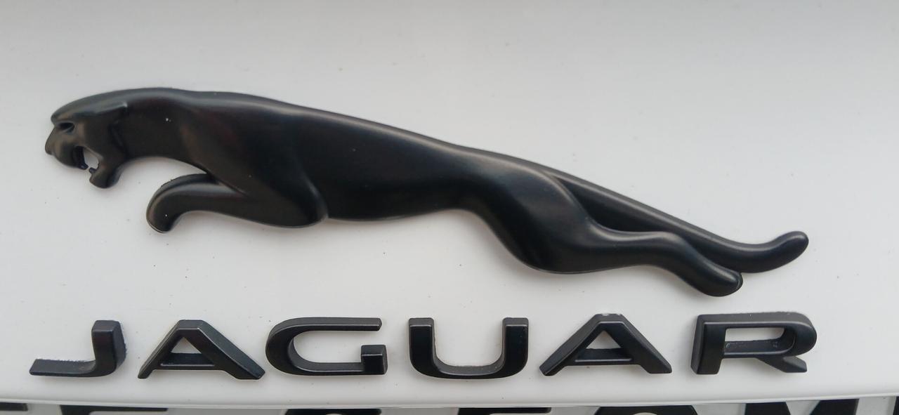 Jaguar XE 2.0 D 180 cv automatica look sportivo