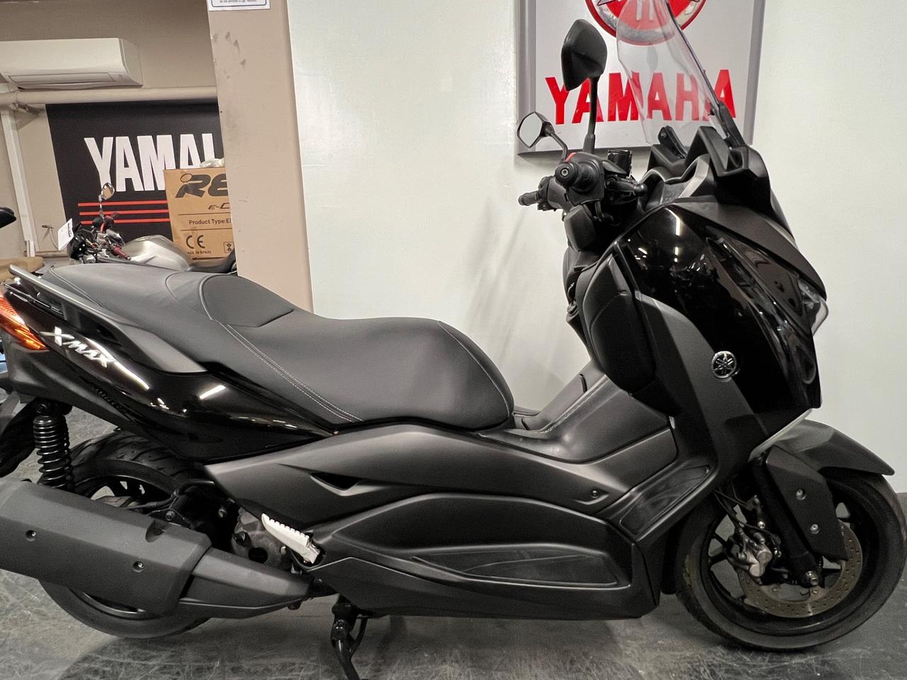 Yamaha X-Max 300