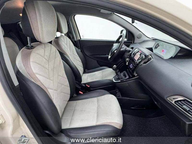 Lancia Ypsilon 1.2 69 CV 5 porte Gold