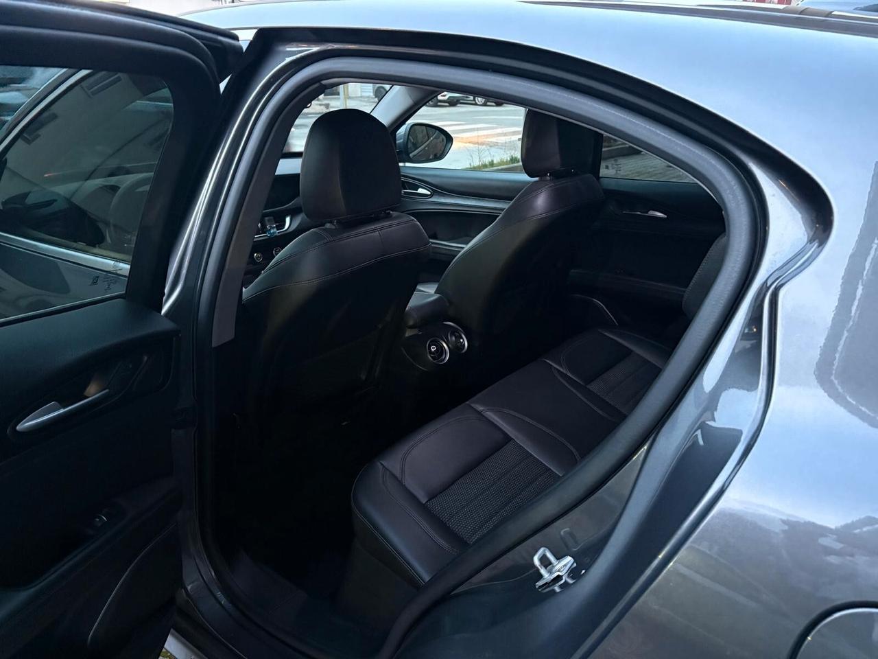 Alfa Romeo Stelvio 2.2 Turbodiesel 180 CV AT8 RWD Executive