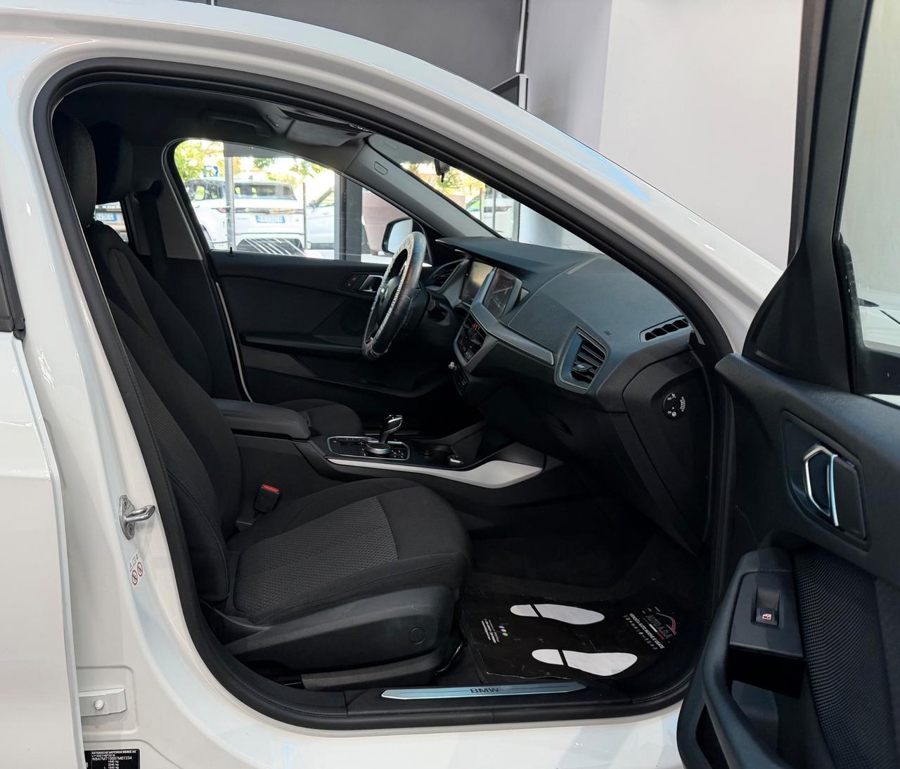 Bmw 116 116d 5p. Advantage