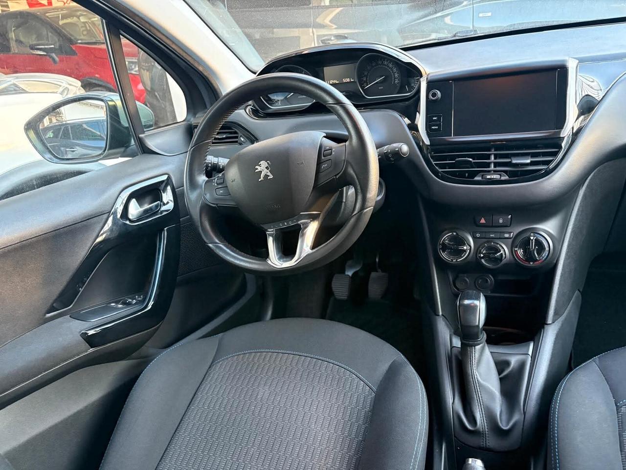 Peugeot 208 PureTech 82 5 porte Signature