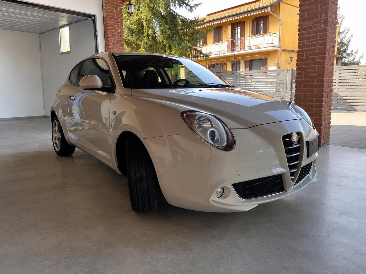 Alfa Romeo MiTo 1.4 95CV Distinctive Premium Pack
