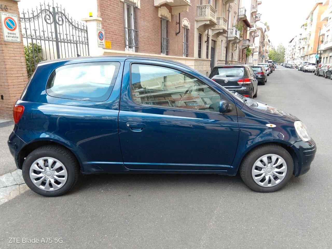 Toyota Yaris 1.0i 16V 3 porte