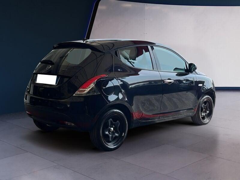 Lancia Ypsilon Ypsilon 1.0 FireFly 70cv Hybrid Silver