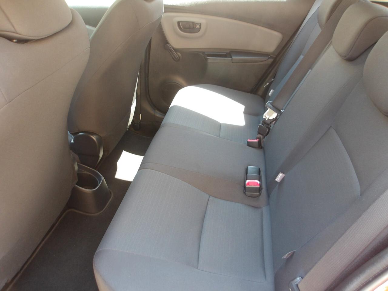 TOYOTA YARIS 1.0 BENZ-36.000 KM-2016
