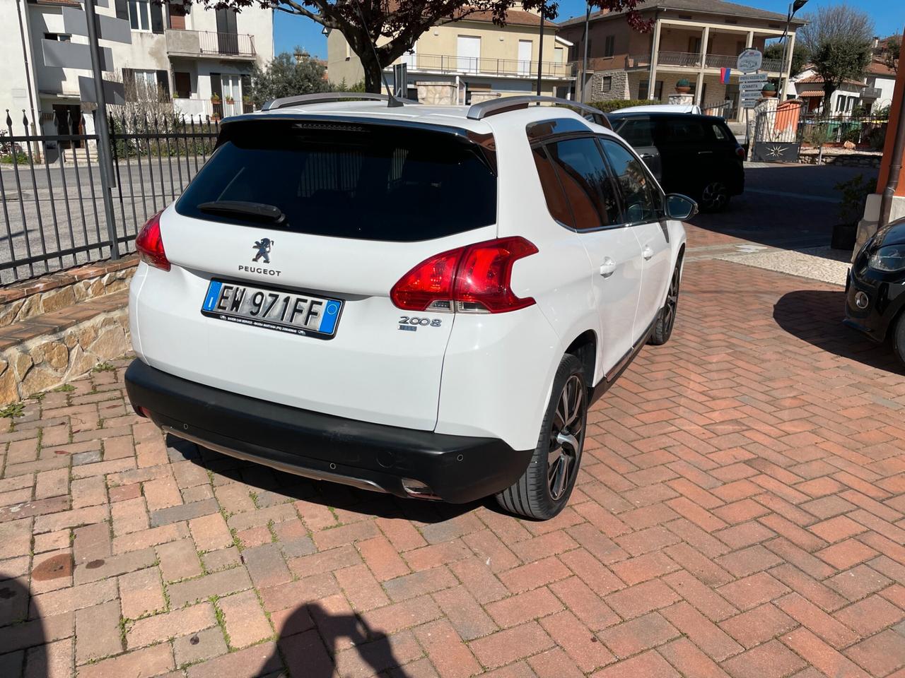 Peugeot 2008 1.6 e-HDi 115 CV Stop&Start Allure
