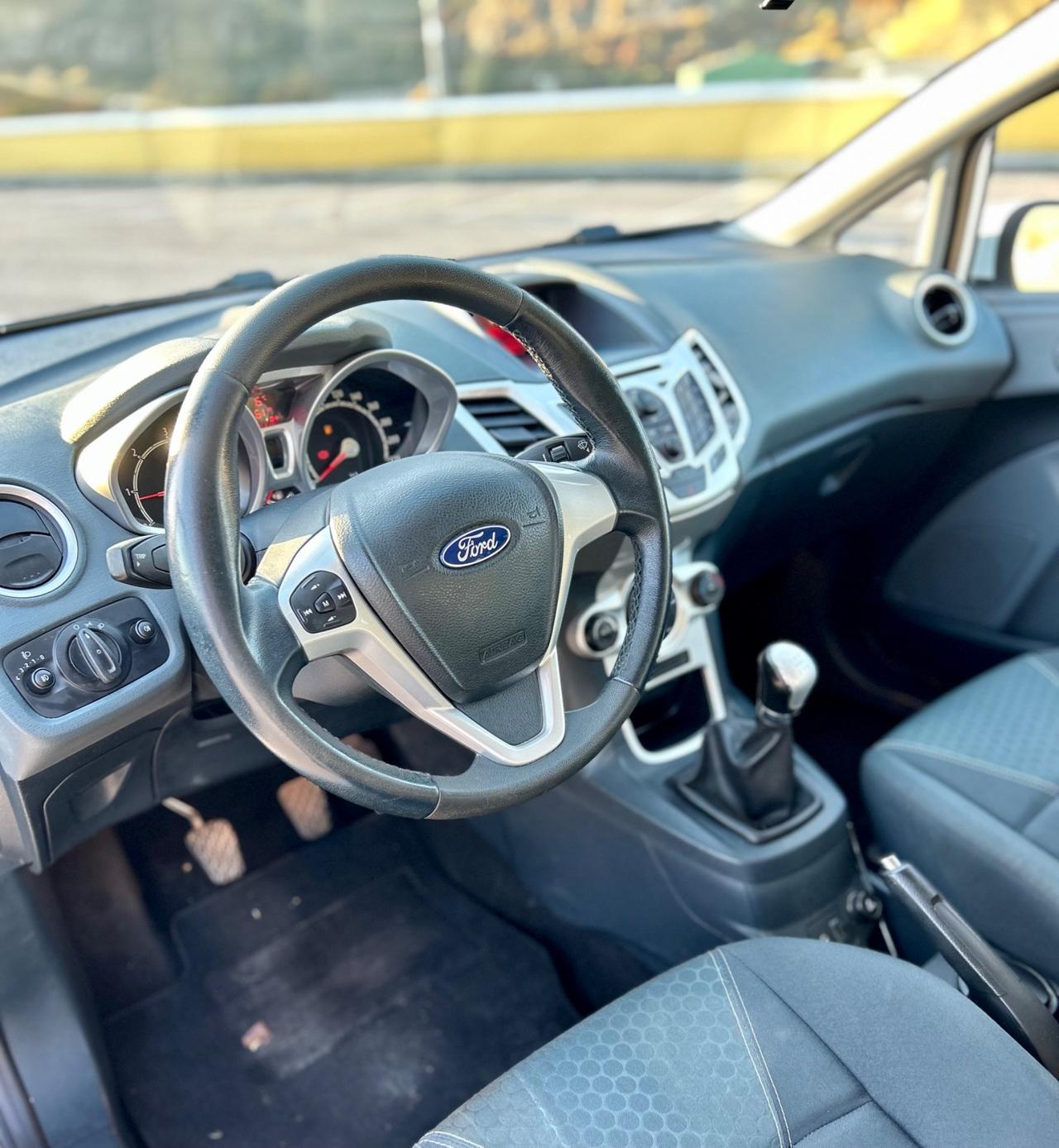 Ford Fiesta 1.4 TDCi 5p. Titanium Neopatentati