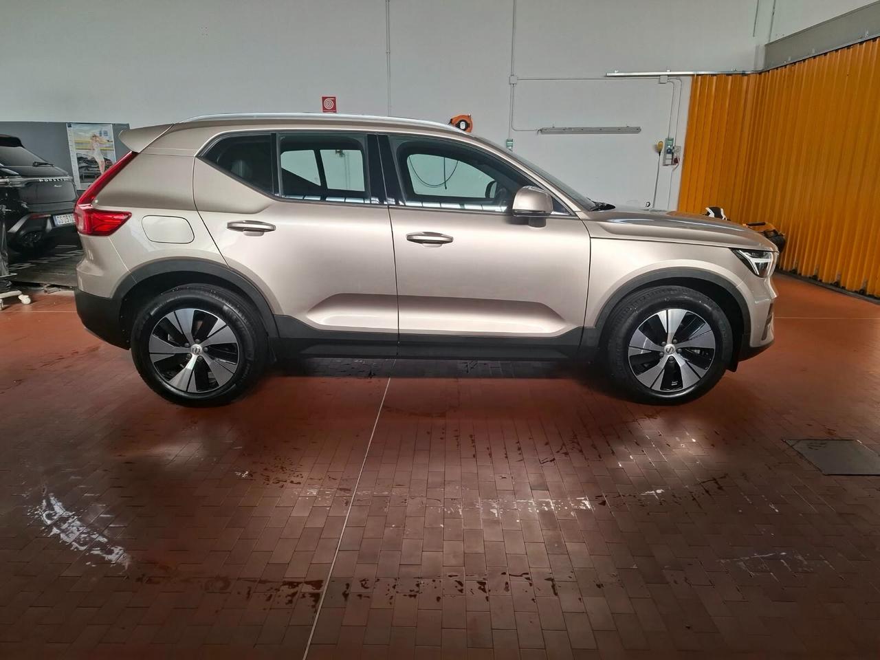 Volvo XC40 B3 automatico Ultimate Bright