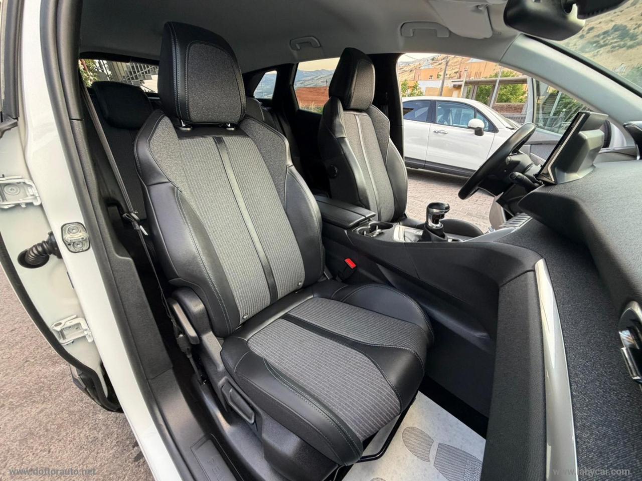 PEUGEOT 3008 BlueHDi 130 S&S Allure Pack