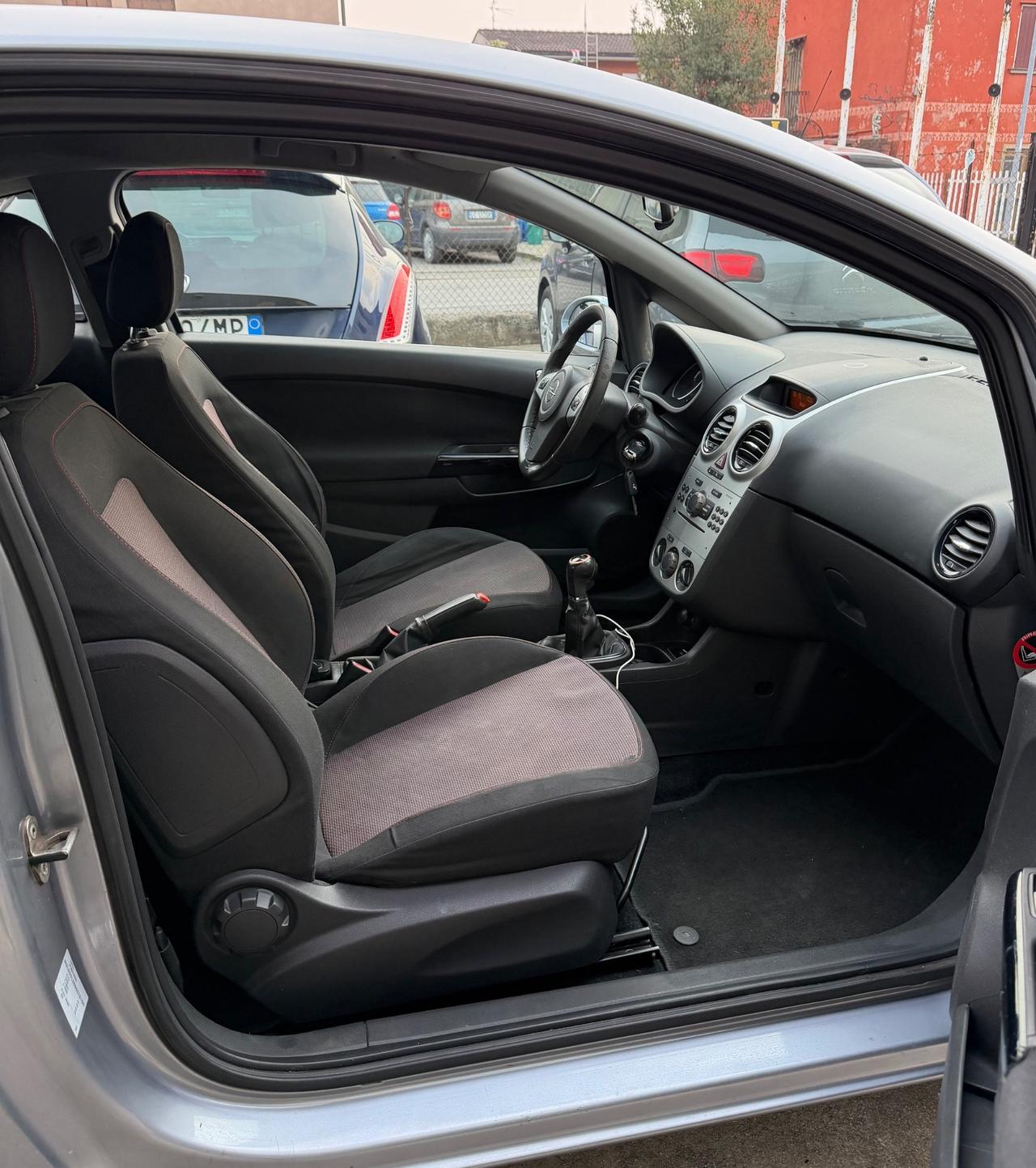 Opel Corsa 1.2-tagliandata-revisionata-neopatentati