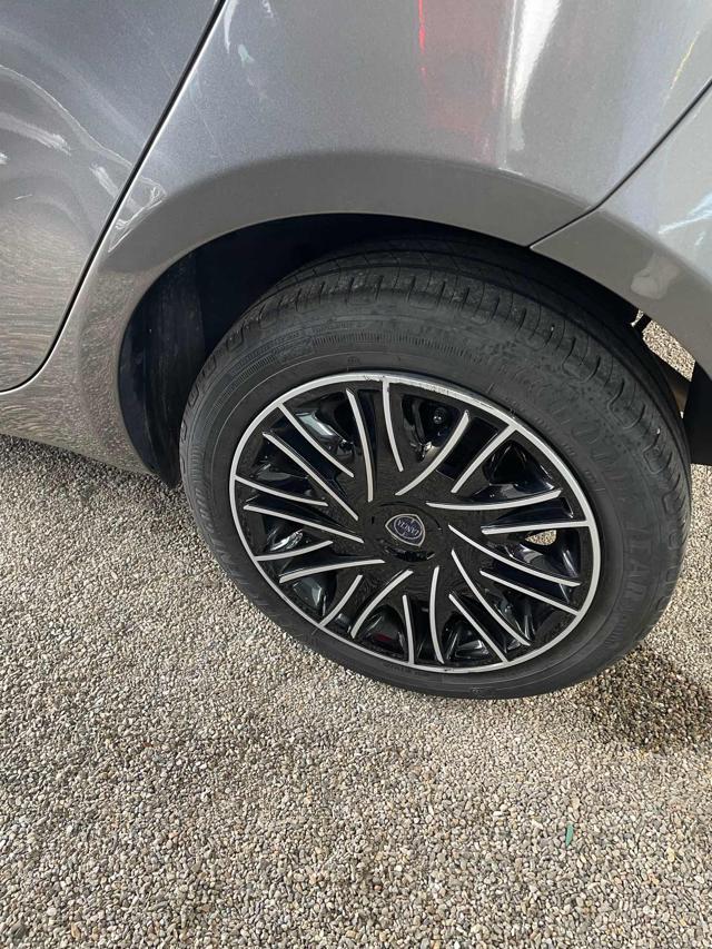 LANCIA Ypsilon 1.0 FireFly 5 porte S&S Hybrid Ecochic Silver