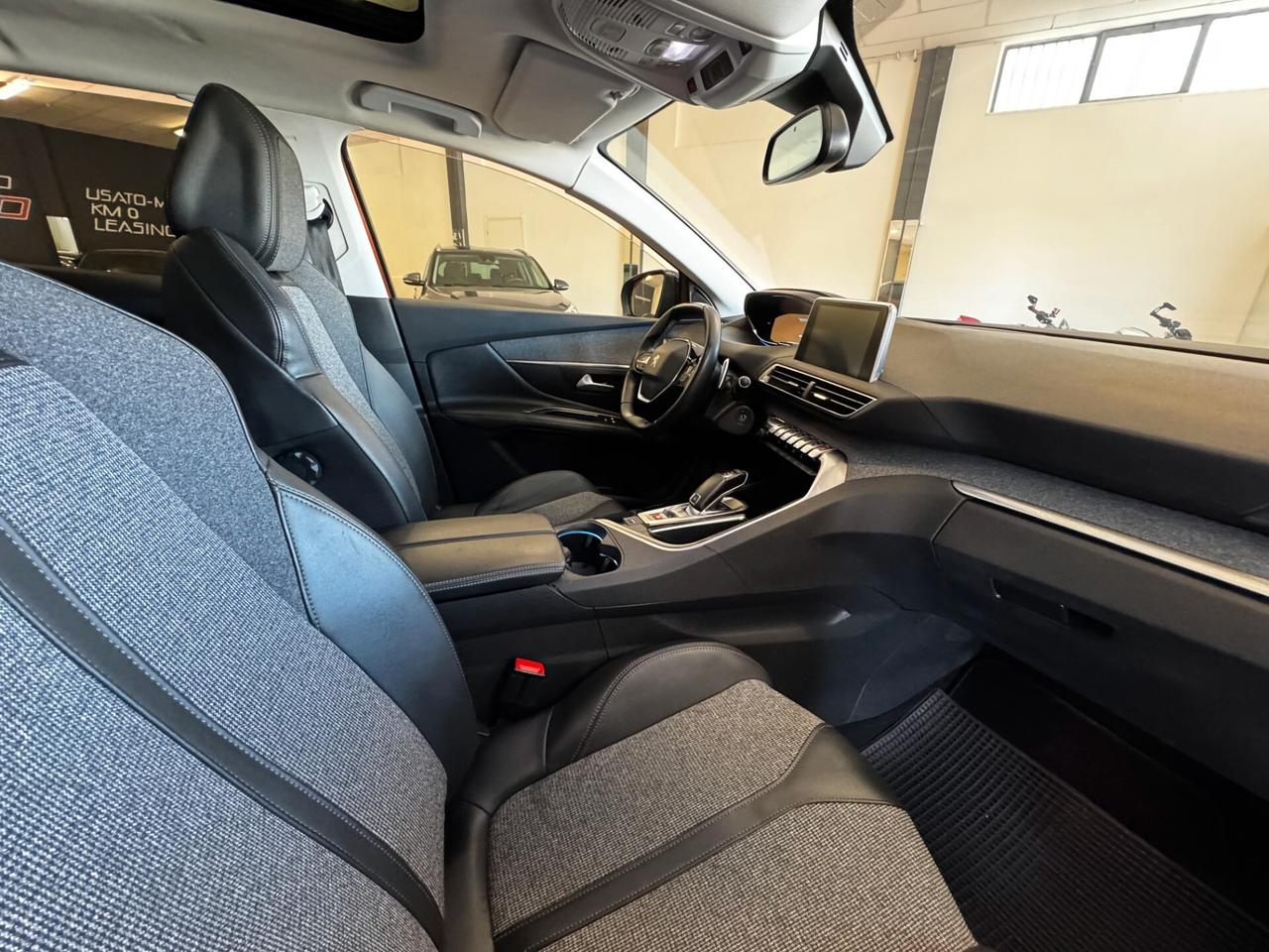 Peugeot 3008 BlueHDi 130cv EAT8 Allure 2020