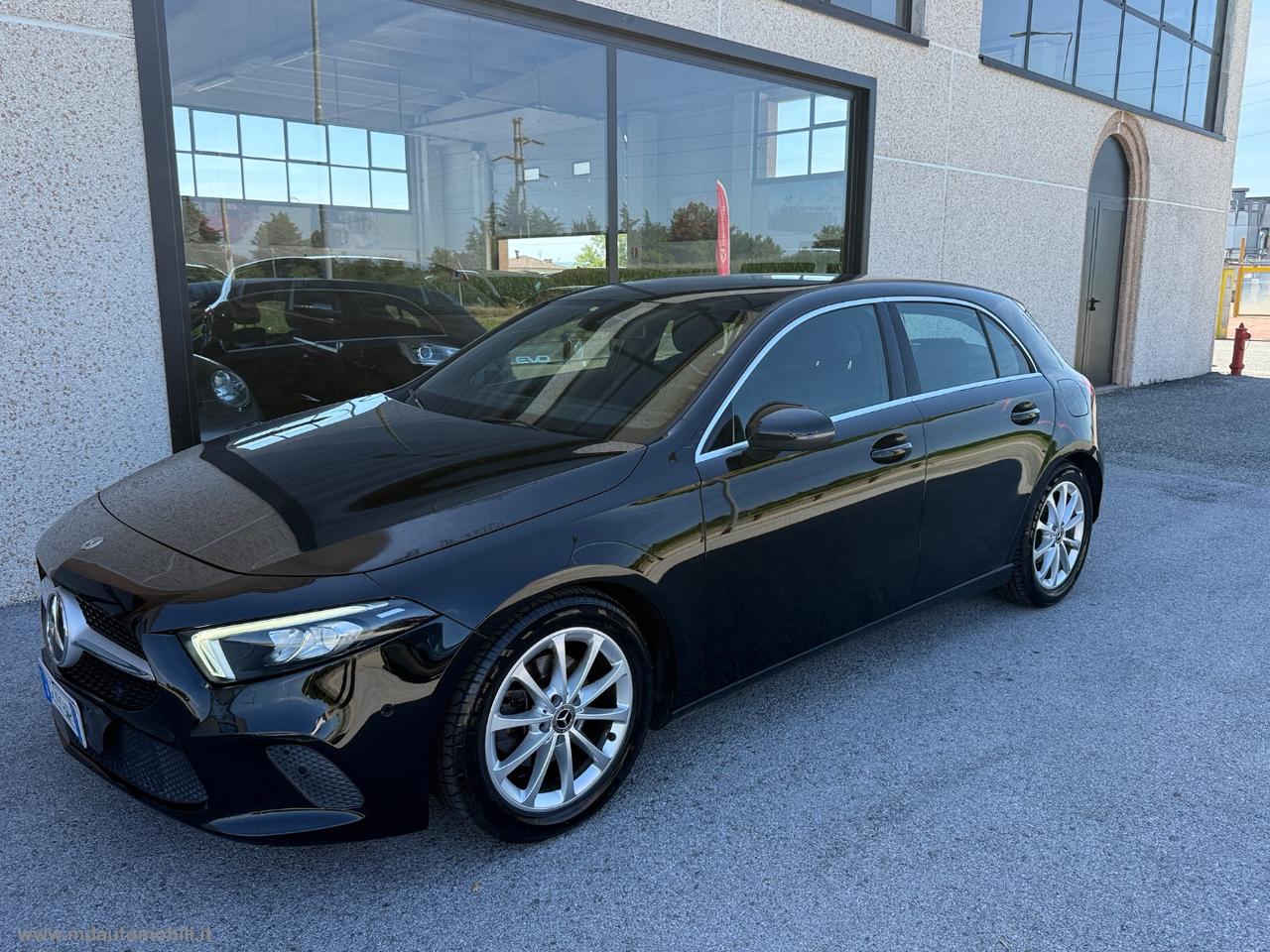 MERCEDES-BENZ A 180 d Automatic Sport CAMERA NAVI