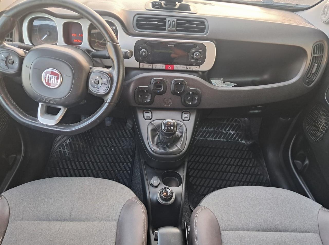 Fiat Panda 1.3 M-Jet Cross 4x4 con gancio traino