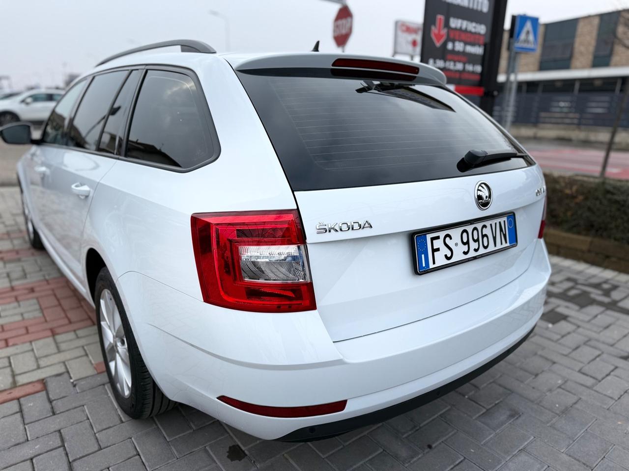 Skoda Octavia 1.6 TDI CR 115 CV DSG Executive IVA ESPOSTA