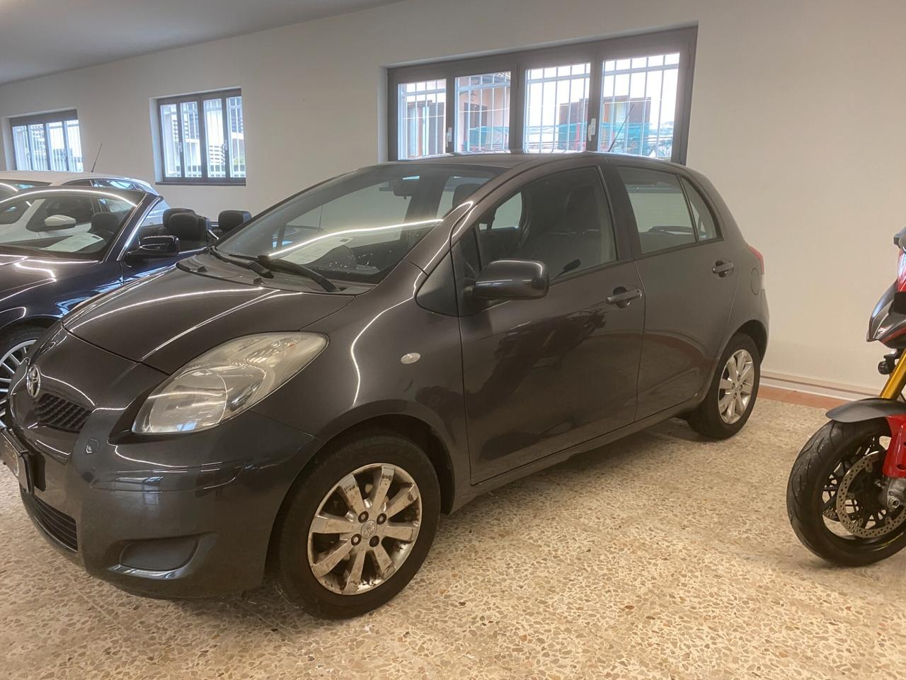 Toyota Yaris 1.0 5 porte Now benzina NEOPATENTATI