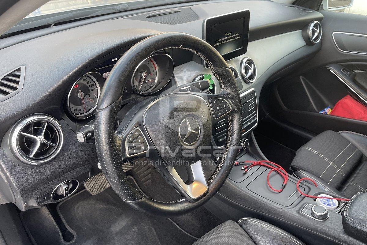 MERCEDES GLA 200 d Automatic 4Matic Premium