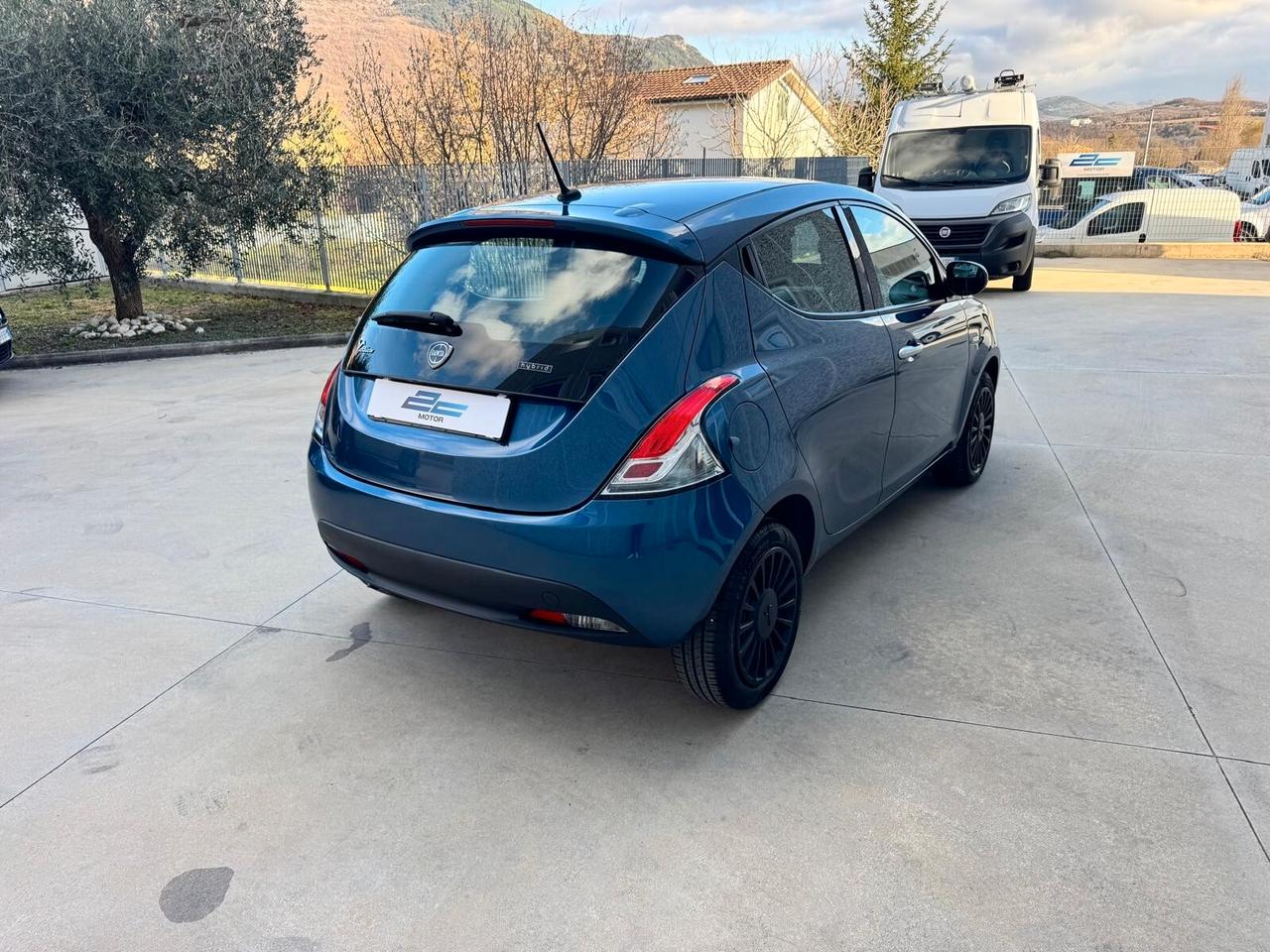 Ypsilon 1.0 FireFly 5 porte S&S Hybrid Silver