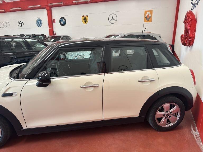 Mini Cooper D Mini Cooper D 1.5 Business 5 porte