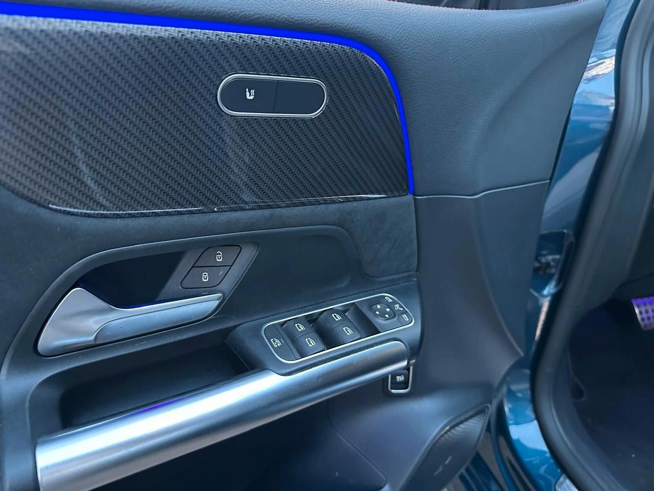 ELEGANZA DISARMANTE! B180 AMG STRAFULL/MOZZAFIATO