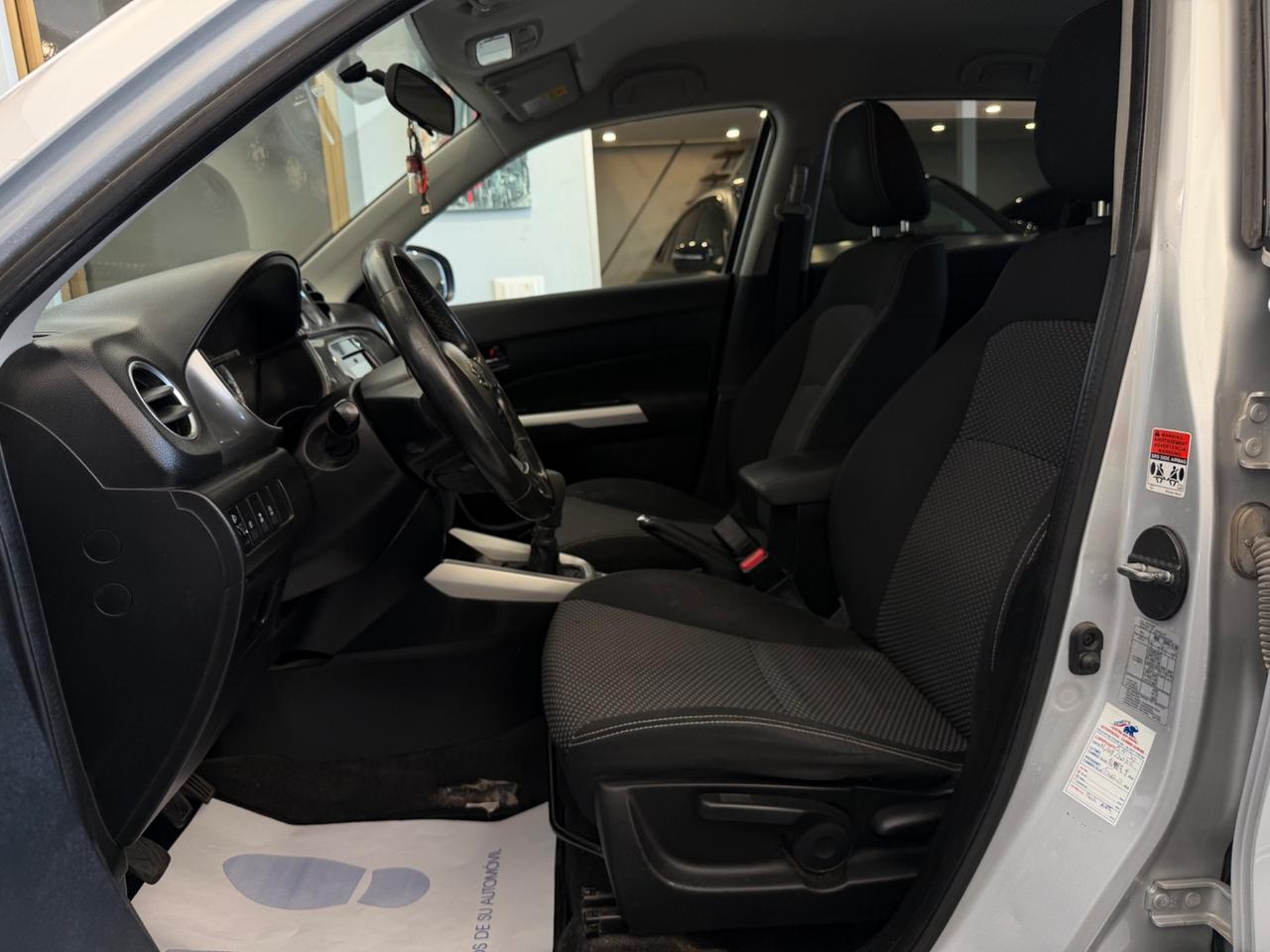 SUZUKI Vitara (2015) (2015) Vitara 1.6 DDiS V-Top (88 kw)