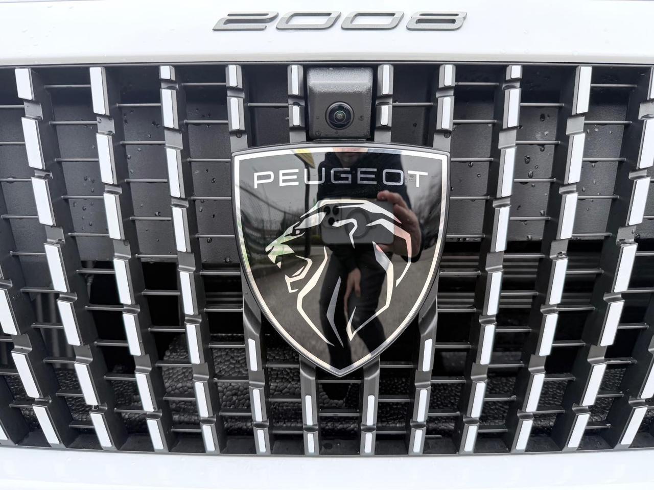 Peugeot 2008 2008 1.2 hybrid GT 145cv e-dcs6