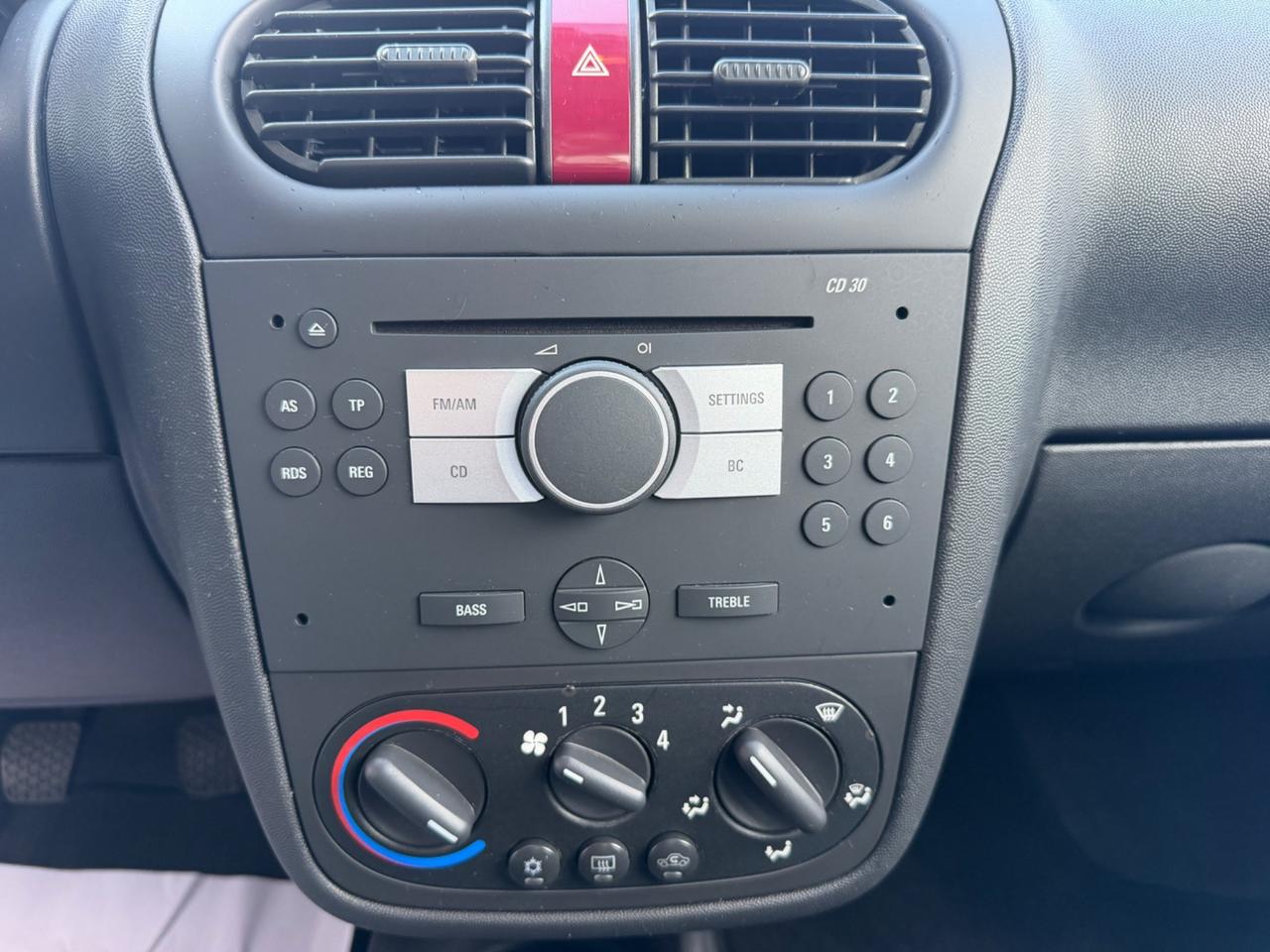 Opel Combo 1.6 benzina , metano