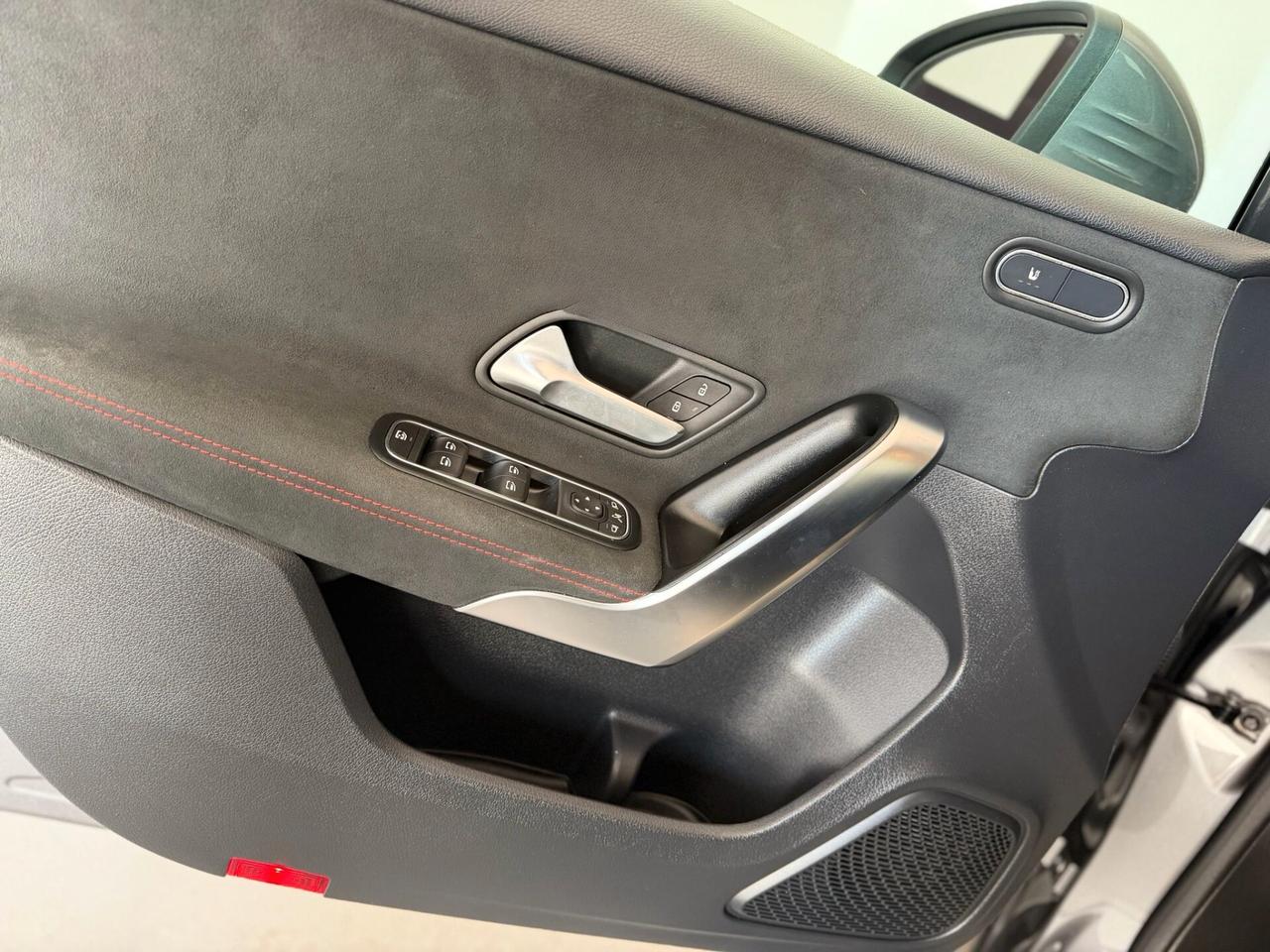 Mercedes-benz A180 AMG Line Premium