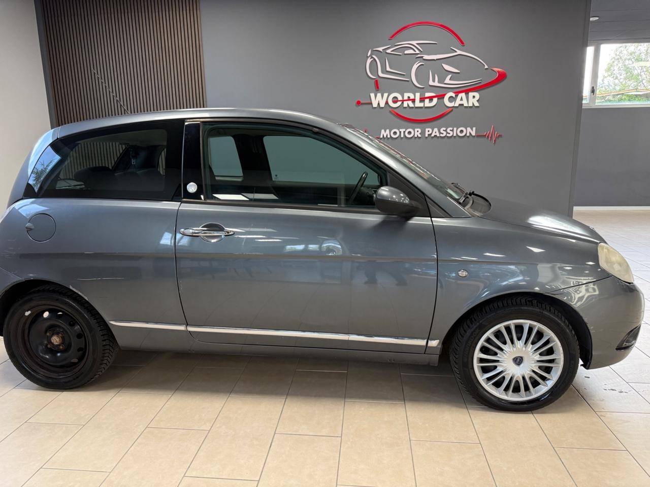 Lancia Ypsilon 1.4 Platino Ecochic GPL