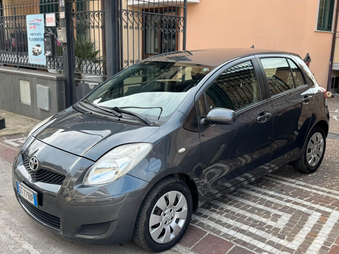 Toyota Yaris 1.0 5 porte Sol