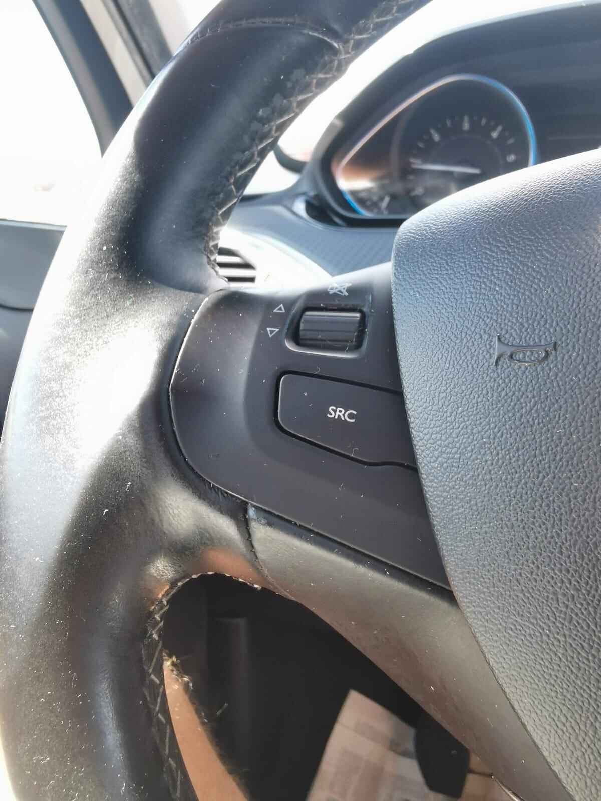 Peugeot 2008 BlueHDi 100 Allure 2017 NAV/RETROC.