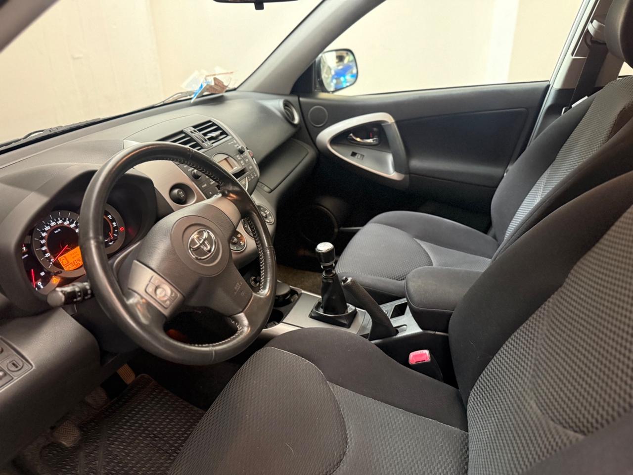 Toyota RAV 4 RAV4 2.2 D-4D 136 CV Sol