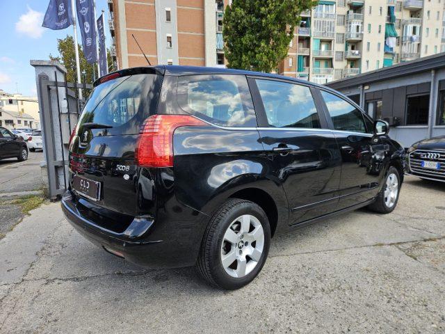 PEUGEOT 5008 1.6 HDi 115CV 7POSTI