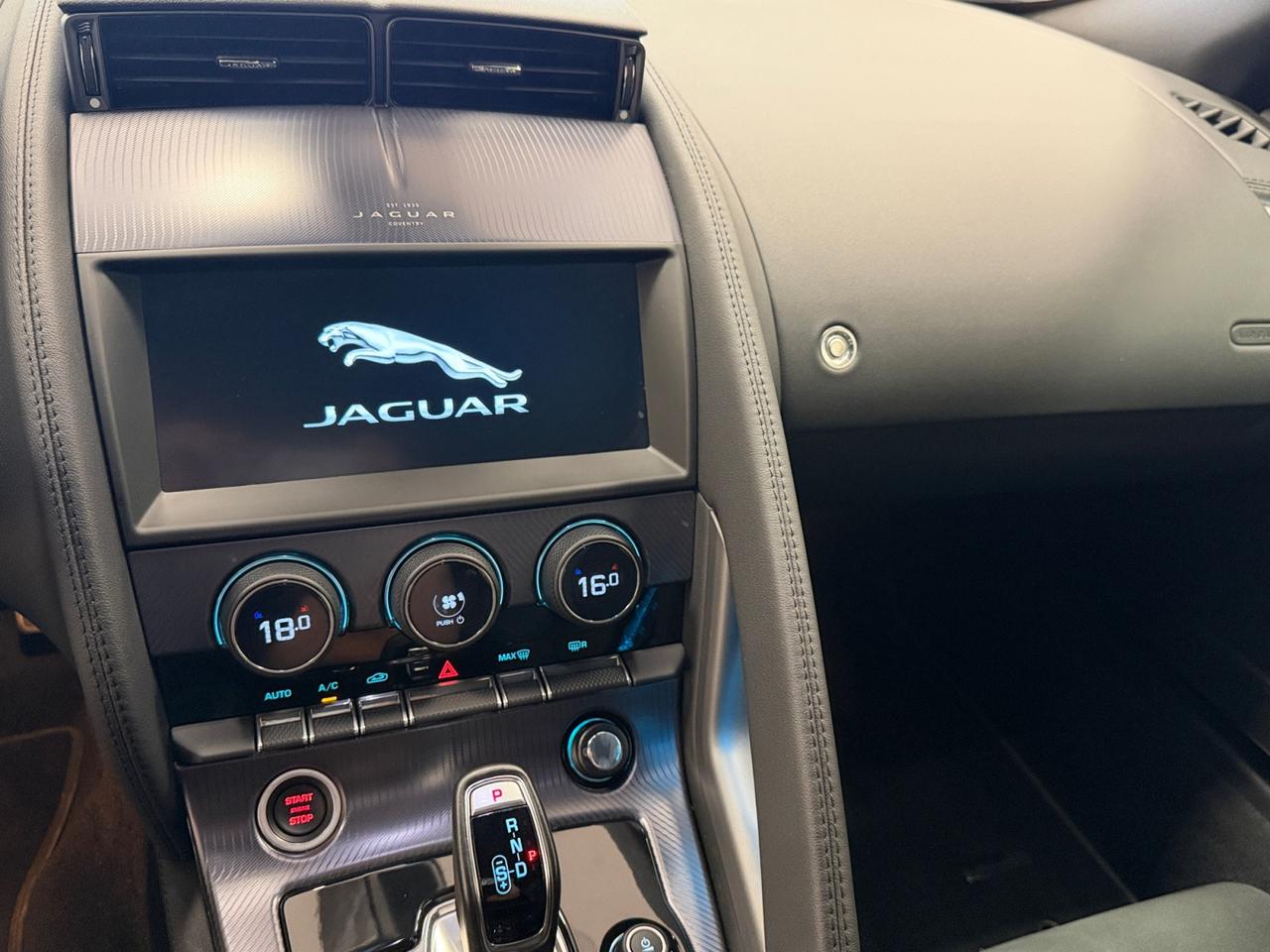 JAGUAR F-Type - F-Type Coupe 2.0 i4 R-Dynamic rwd 300cv auto