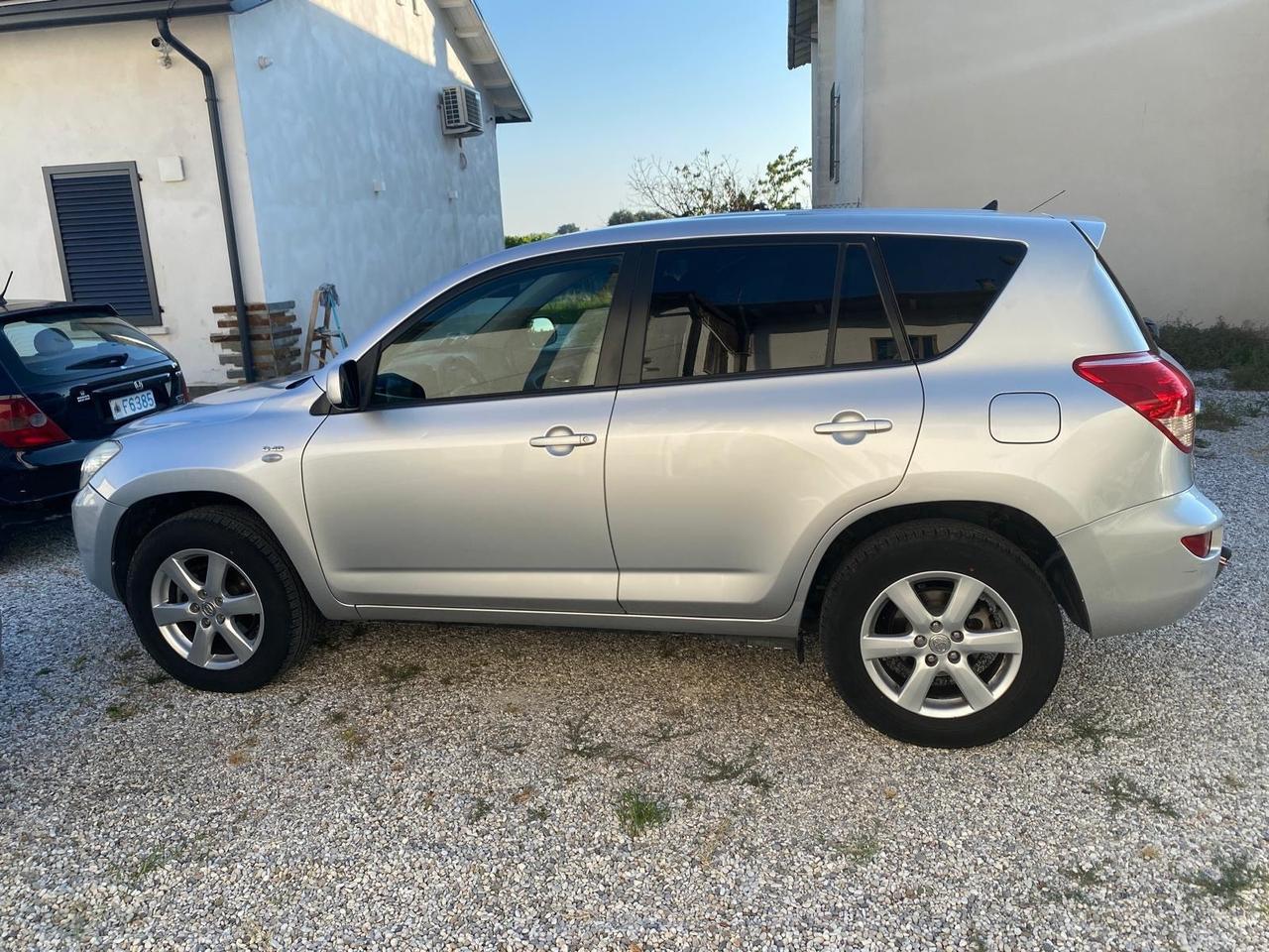 Toyota RAV 4 RAV4 Crossover 2.2 D-4D 136 CV Sol