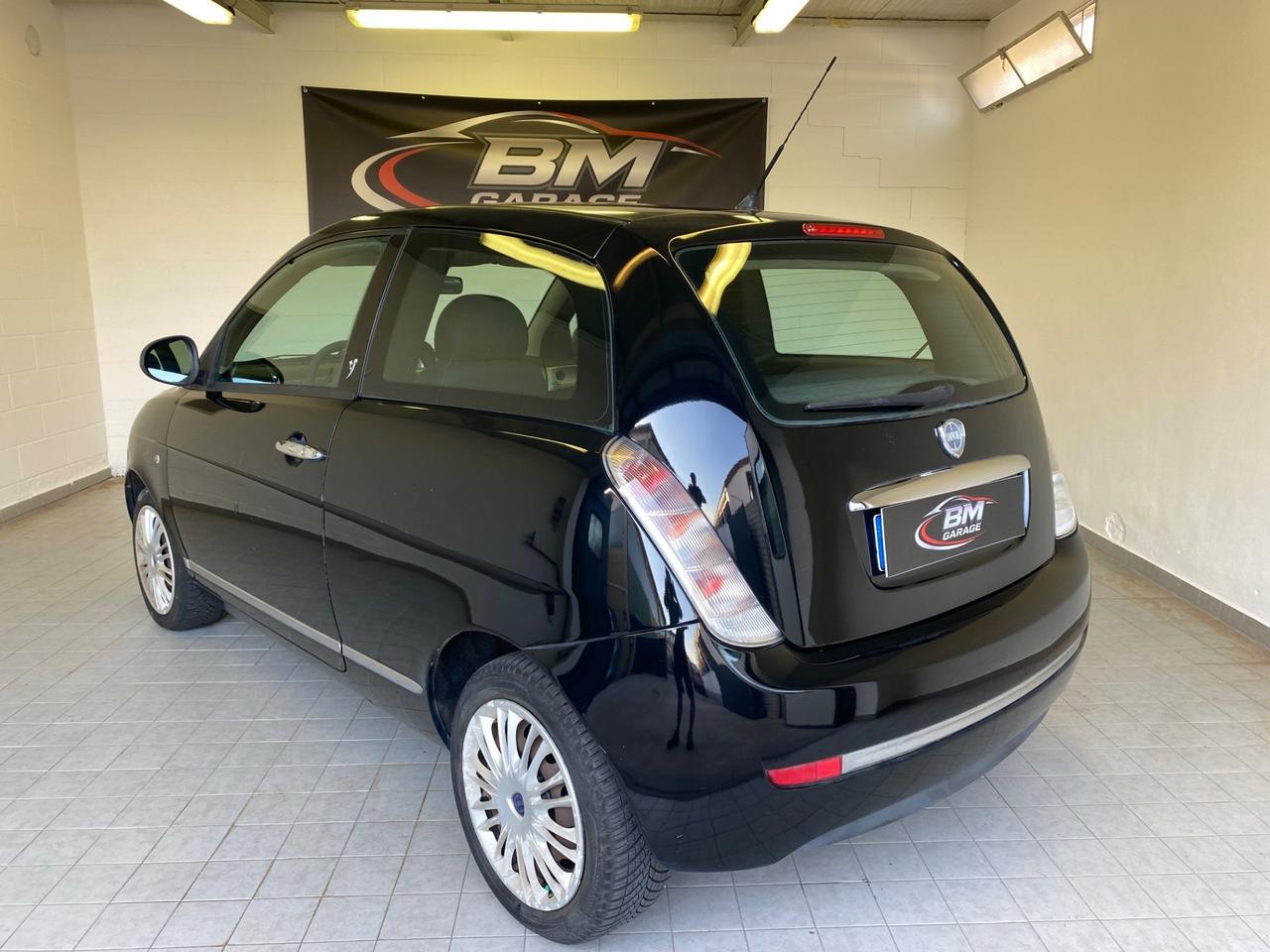 Lancia Ypsilon 1.2 69 CV GPL Platinum