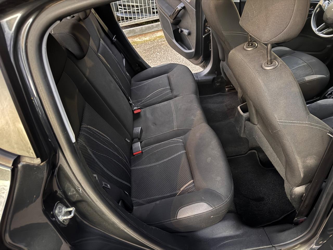 Peugeot 208 1.4 HDi 68 CV 5 p neopaten garanzia 12 m