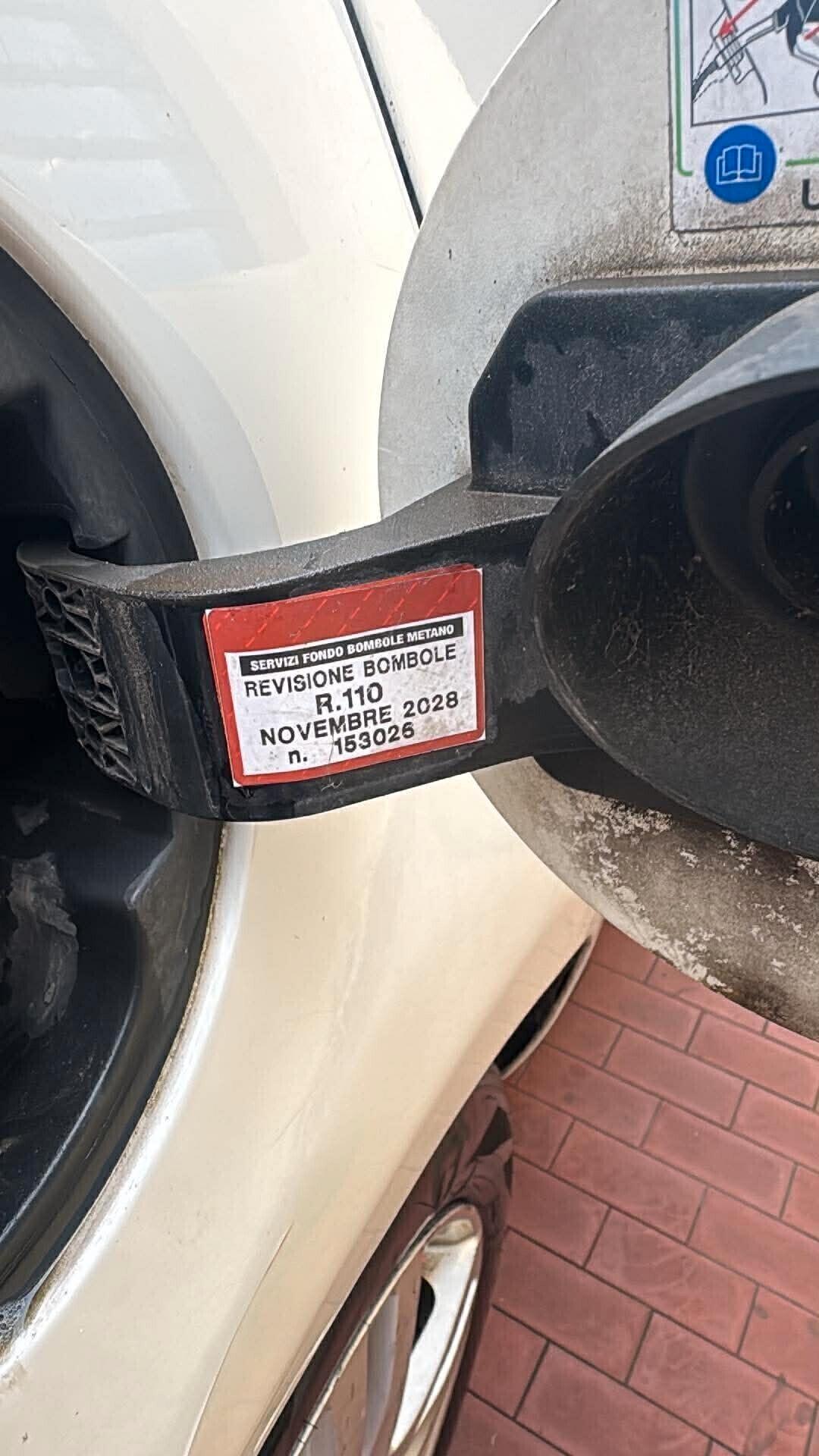 Lancia Ypsilon Anno 2014 0.9 Benz/Metano