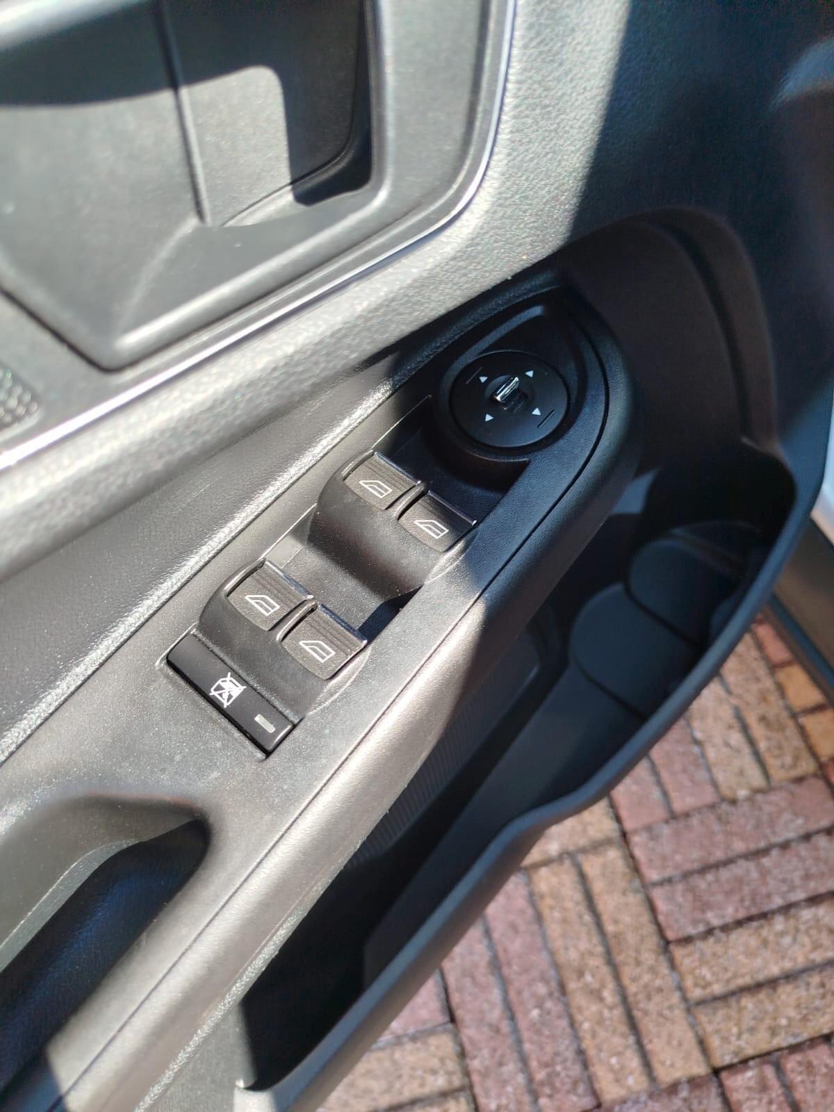 Ford B-Max 1.4 90 CV GPL Titanium