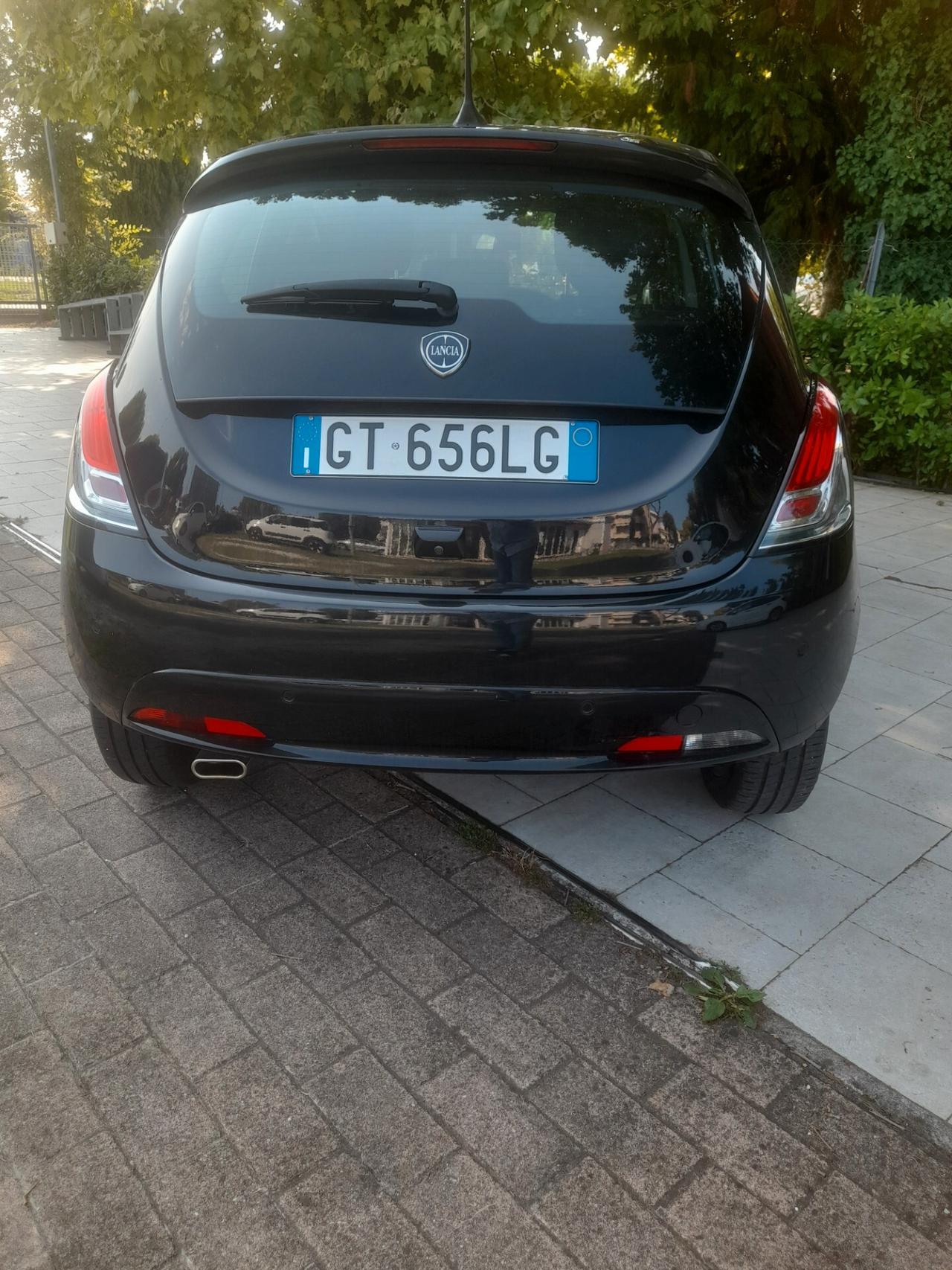 Lancia Ypsilon 1.0 5 porte Hybrid Gold Plus