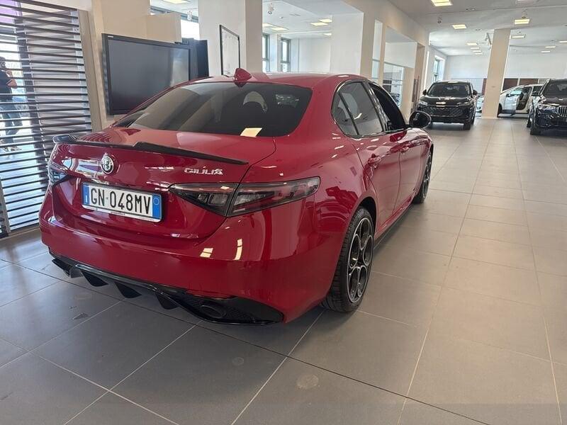 Alfa Romeo Giulia 2023 2.0 t Competizione Q4 280cv auto