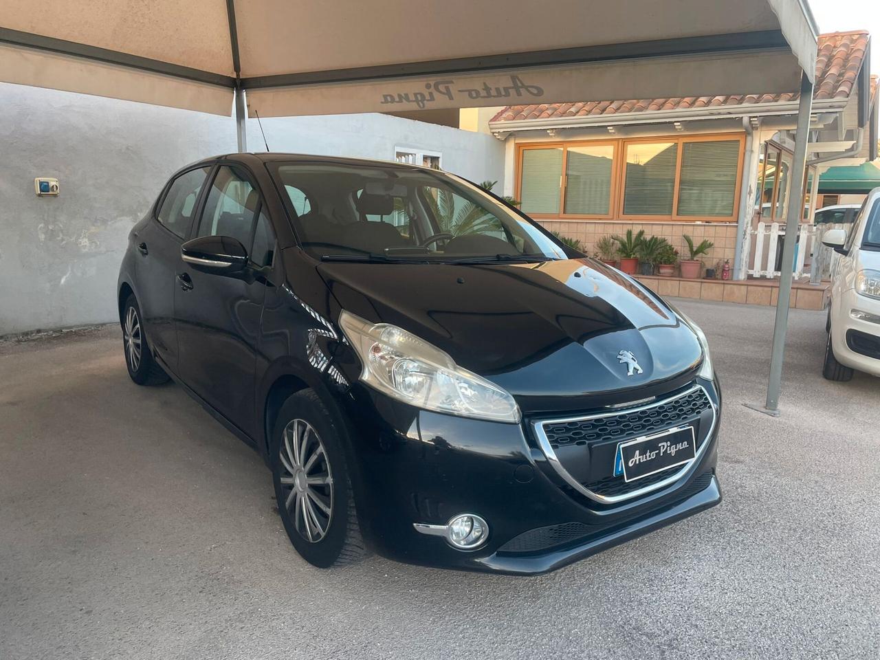 Peugeot 208 1.4 HDi 68 CV 5 porte Allure