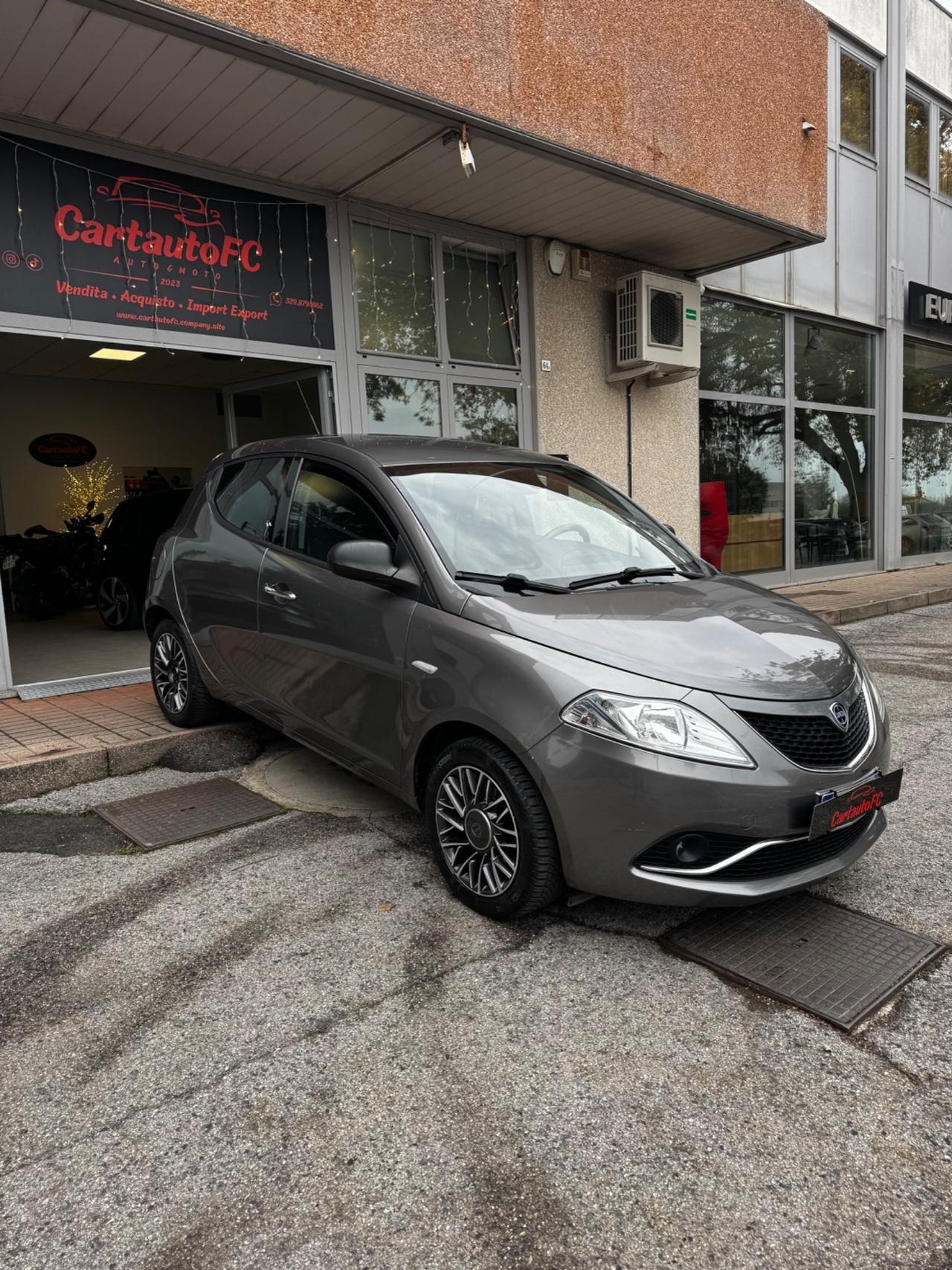 Lancia Ypsilon 1.2 69 CV 5 porte