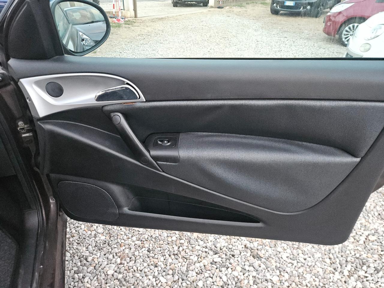 Lancia Ypsilon 1.3 MJT 75 CV Diva