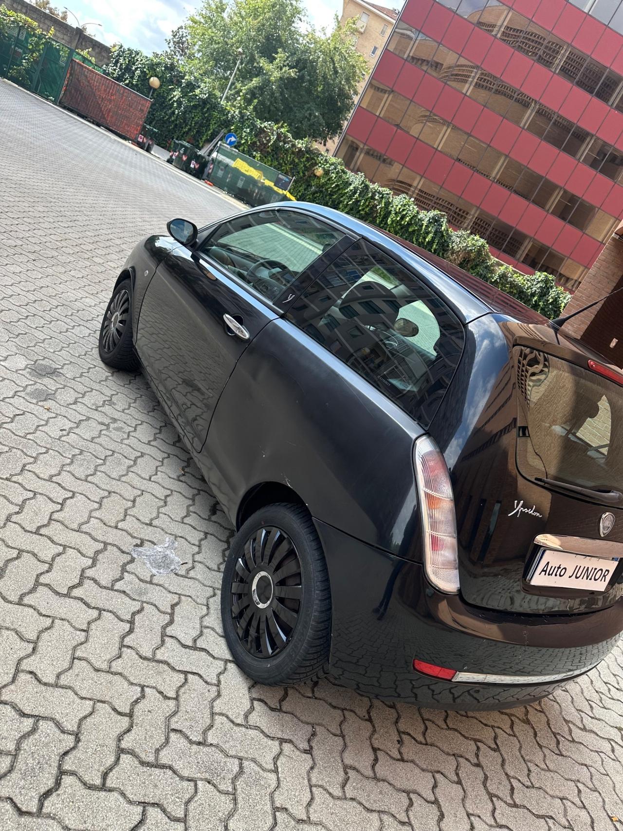 Lancia Ypsilon 1.2 Platino