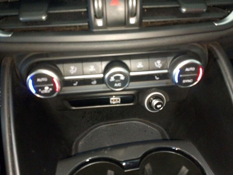 Alfa Romeo Giulia (2016) 2.2 Turbodiesel 210 CV AT8 AWD Q4 Veloce